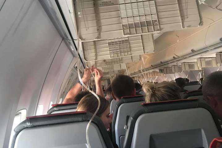 Аварийная посадка украинского самолета в Турции. Новые подробности от пассажиров и фото