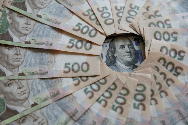 Украинцы в августе увеличили покупку валюты в 5,5 раза