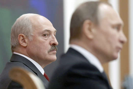 Лукашенко про спільні з Росією військові навчання: воювати доведеться разом 