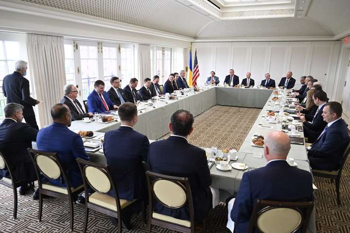 Президент України провів зустріч із представниками ділових кіл США
