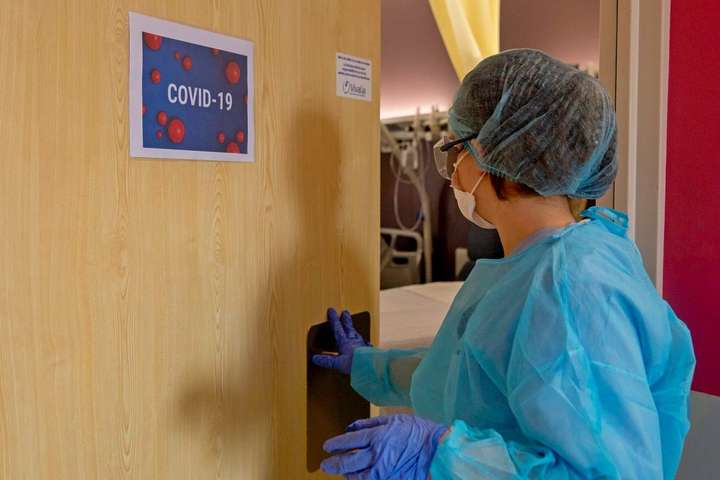 Оперативні дані: в Україні виявили майже 2,5 тис. нових хворих на коронавірус