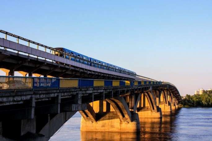 У Києві оголосили тендер на реставрацію мосту Метро
