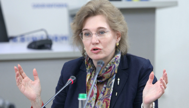 Вакцины не защищают? Главный инфекционист Украины сделала несколько скандальных заявлений