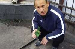 Ось такий от гопник. З дуже ранимою душею