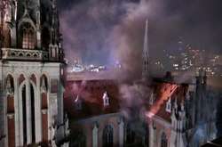 Пожежа виникла на першому і другому поверхах Національного будинку органної та камерної музики України з поширенням на дах. Дзвінок про займання надійшов 3 вересня о 21:49