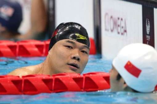 Паралімпієць з Китаю виграв чотири золоті медалі в плаванні, не маючи рук