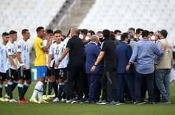 Матч Бразилії і Аргентини перервали: Мессі з партнерами залишив поле