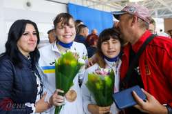 Українські спортсмени повернулися з Паралімпіади в Токіо. Зворушливі фото