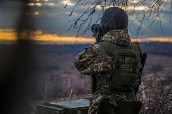 Окупанти обстріляли позиції українських захисників із гранатометів