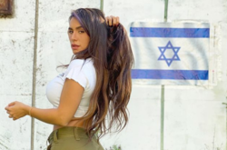 25-летняя модель Орин Джули 