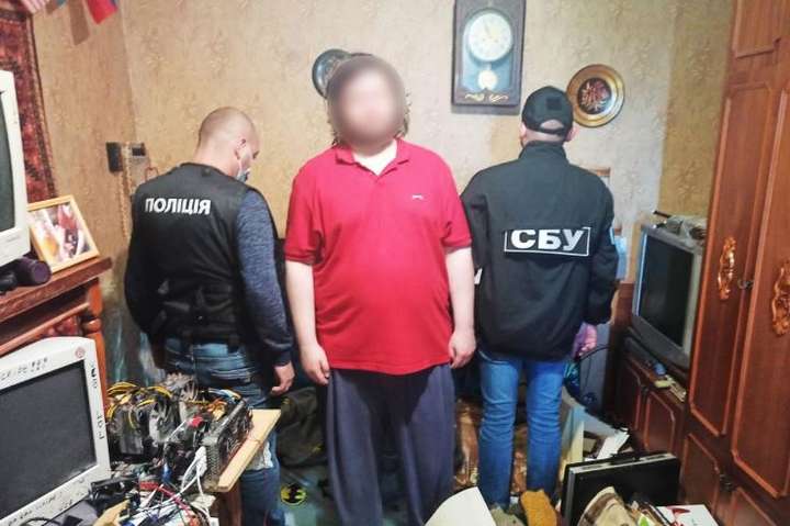 На Київщині затримали ймовірного псевдомінера Чорнобильської АЕС (фото, відео)