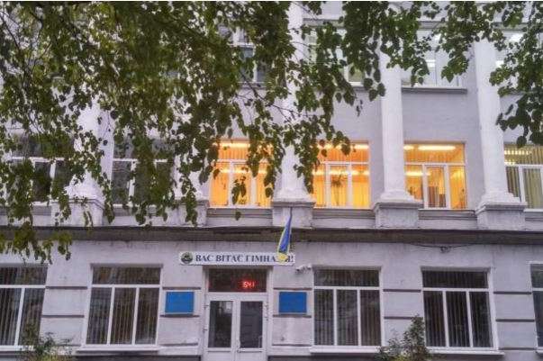 Київську гімназію, де отруїлися майже дві сотні дітей, оштрафували на 36 тисяч гривень