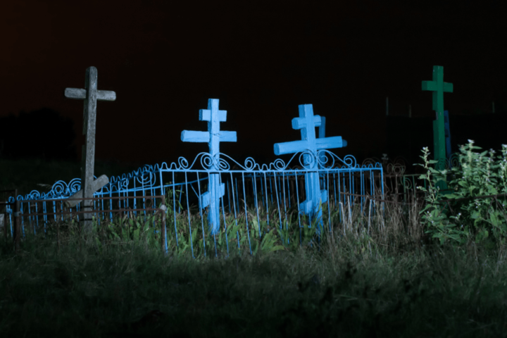 На Львівщині знайшли нелегальне кладовище на території садового кооперативу