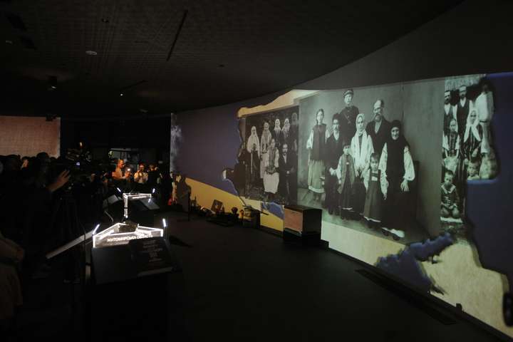 У музеї Голодомору відкрилась оновлена Зала пам’яті (фото)