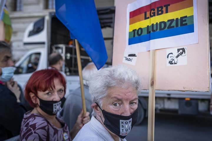 Польща може недоотримати $150 млн від ЄС через утиск прав ЛГБТ