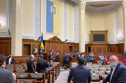 Переважна кількість українців знову готова обрати «слуг народу» до парламенту