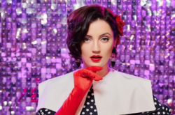 Украинская певица и телеведущая Оля Цыбульская