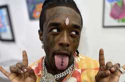 У знаменитого рэпера вырвали со лба розовый бриллиант за $24 млн прямо на концерте