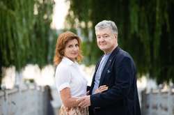 Муслиновая свадьба. Порошенко трогательно поздравил жену с годовщиной (фото)