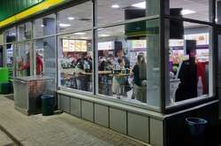 Глупо плевать на себя, но зачем же брать грех на душу и кого-то другого подвергать смертельной опасности?