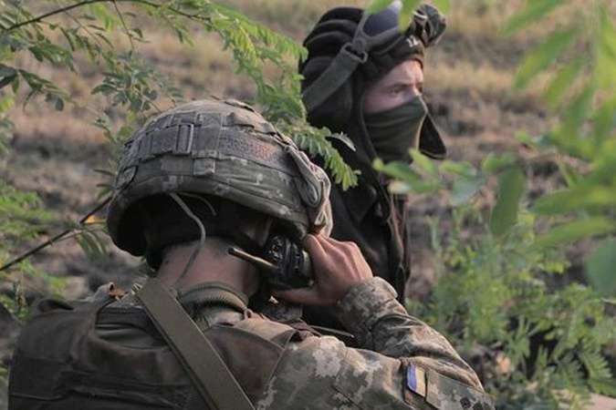 Доба на Донбасі: окупанти 11 разів зривали «тишу», поранивши двох військових
