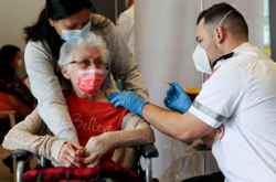 Почему коронавирус снова атакует «вакцинированный» Израиль? Интервью с реаниматологом Борисом Брилем