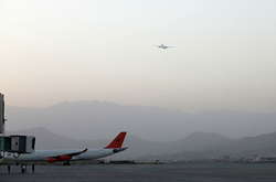 Літак Qatar Airways евакуював з Афганістану українку з дитиною