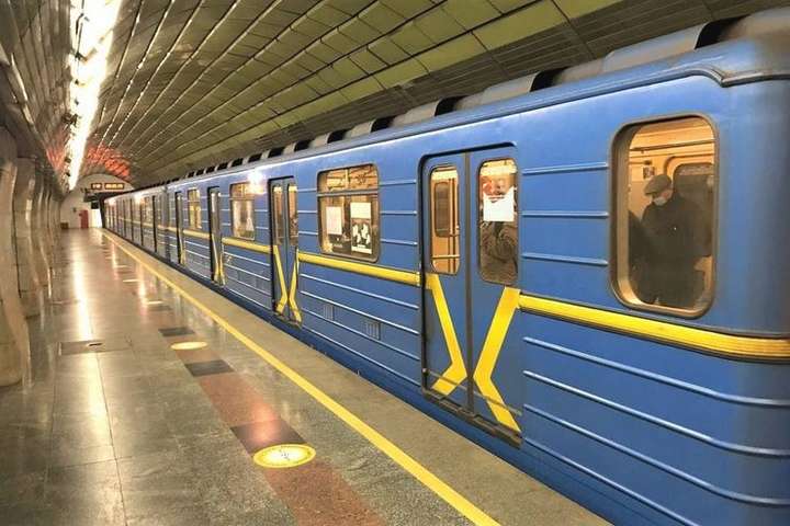 Завтра через футбол буде обмежено вхід на три станції київського метро