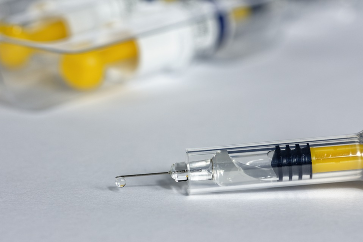 Аптеки получат 1 млн доз вакцины против гриппа