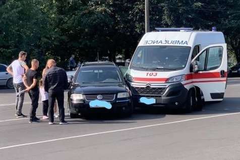 У Житомирі в ДТП загинув пацієнт, якого везла «швидка»