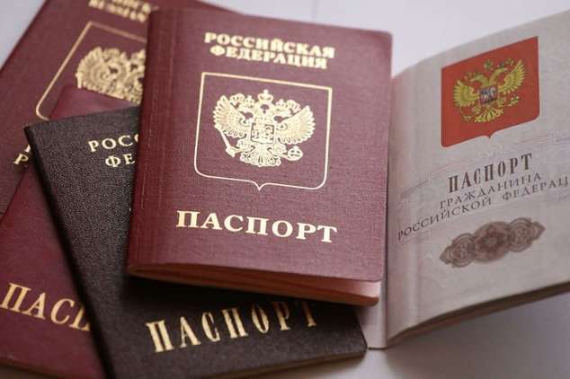 «Це окупація»: Данілов розкритикував роздачу російських паспортів в ОРДЛО 