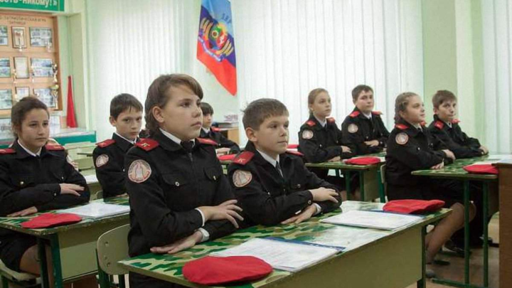 Письма из Луганска. Хотите, чтобы ваши дети ходили в школу? Скидывайтесь на… рециркуляторы!