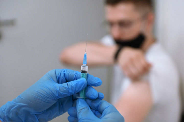 Еще более 135 тысяч украинцев получили прививку от коронавируса 