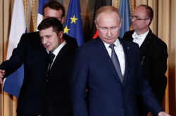  Две делегации абсолютно полярно представляют себе такой диалог 