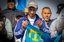 «Бежать я не буду, убивайте меня здесь». Крымский татарин рассказал, как его пытали ФСБ