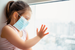  В Украине растет количество зараженных коронавирусом детей 