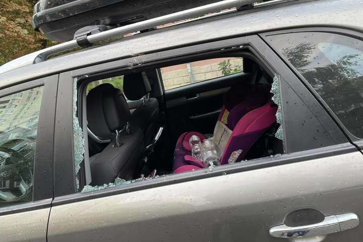 У Києві невідомі пошкодили автомобіль продюсера гурту «Антитіла» (фото)