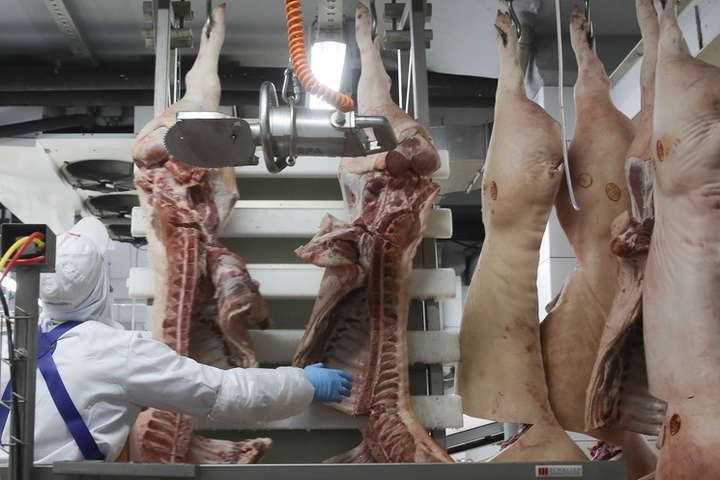 Україна стала більше імпортувати свинини, а власну продає за кордон