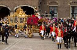 У короля Нидерландов отобрали золотую карету