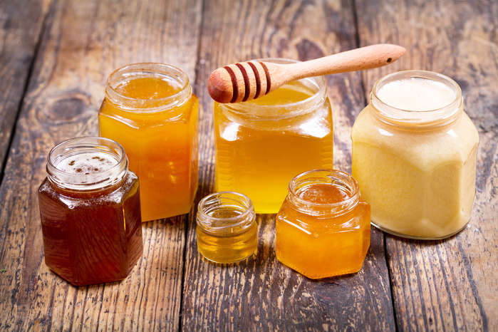 На Херсонщині пасічники скаржаться, що перекупники наживаються на ціні на мед