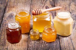 Перекупники скуповують мед задешево