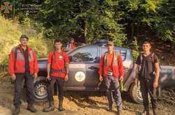 На Закарпатті знайшли пенсіонера, який минулого тижня заблукав у лісі (фото)