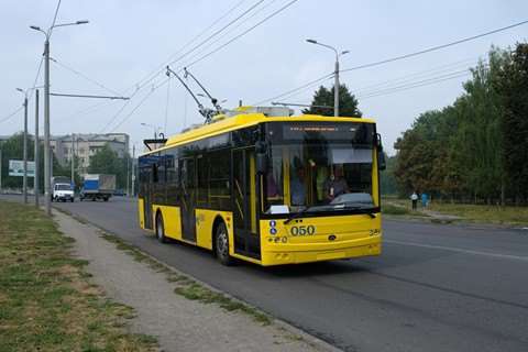Через аварію в Києві зупинився рух тролейбусів (список )
