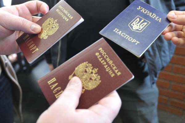 Легализация двойного гражданства: какие ограничения ждут владельцев паспортов РФ 