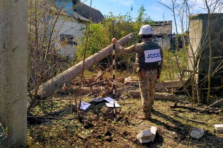 Оккупанты обстреляли еще один поселок на Донбассе 