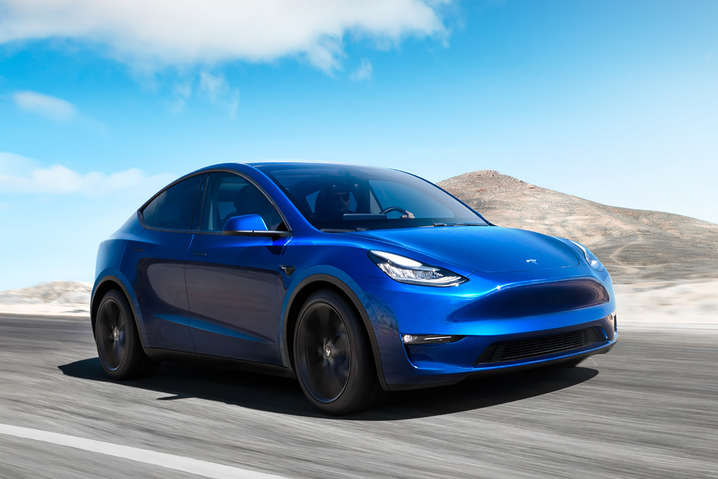 Кроссовер Tesla прошел «лосиный» тест (видео)