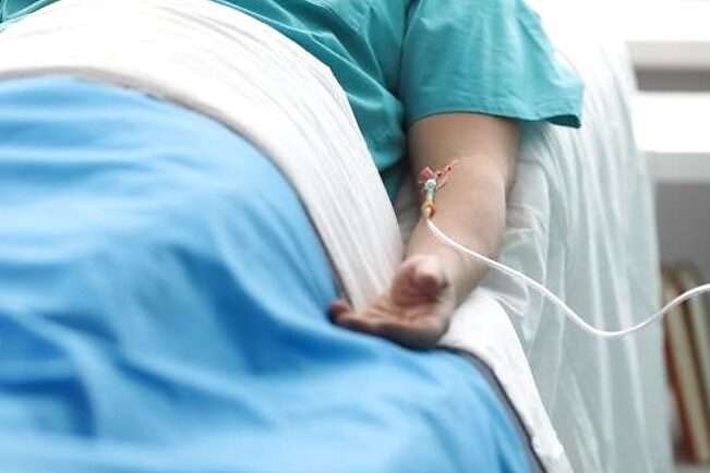 Україна – перша в Європі за кількістю хворих на ковід у лікарнях – аналітик