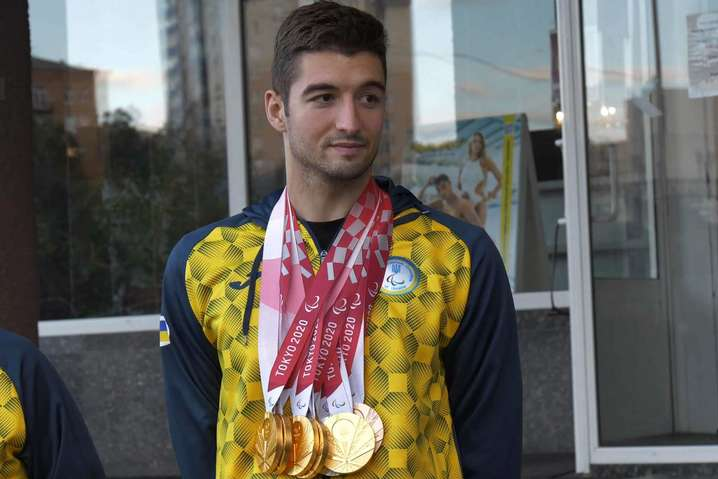 Зеленский дал звание Героя Украины десятикратном чемпиону Паралимпиады Крипаку
