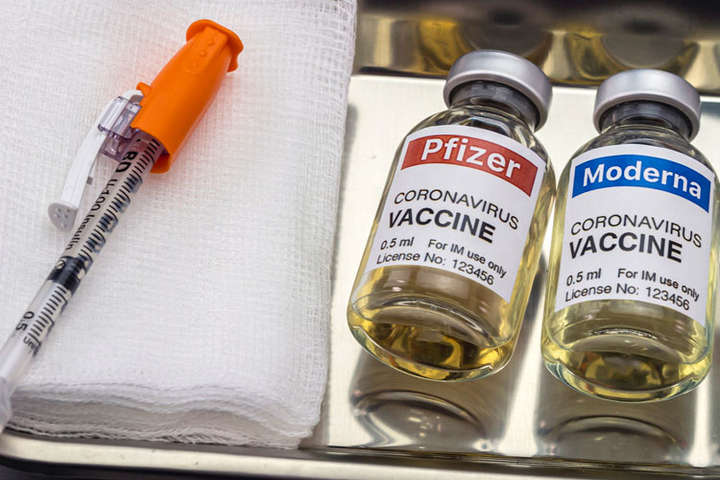 МОЗ нагадав, що в Україні дозволено комбінування вакцин Moderna та Pfizer