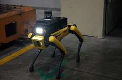 Корейці показали першого у світі робота-охоронця (фото)